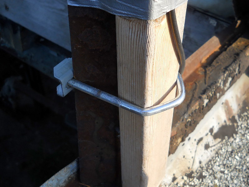 File:11M-CaP-Pole-Mount.jpg